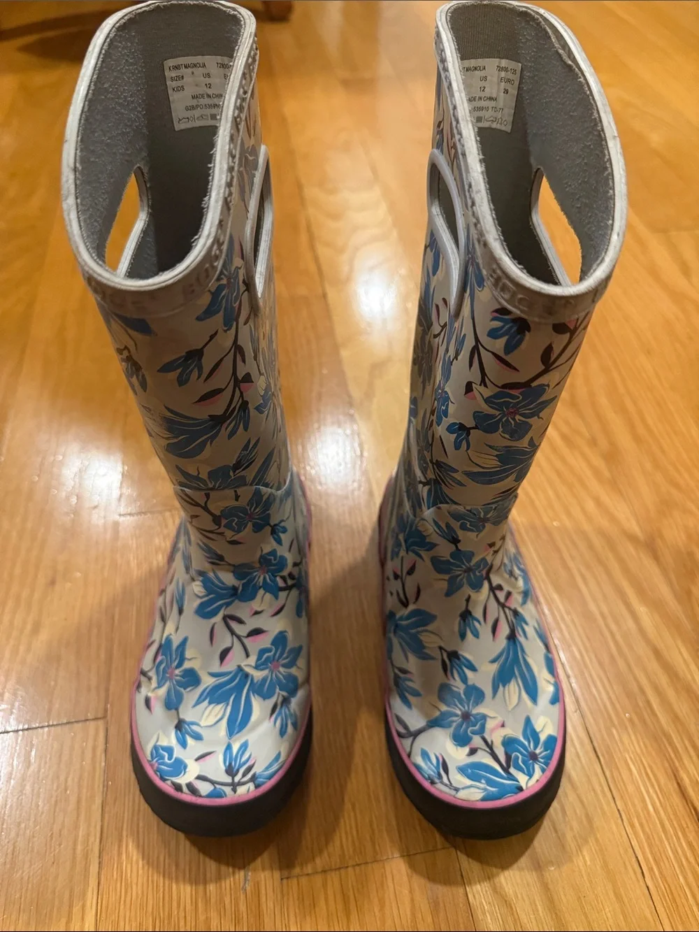 Bogs girls rain boots  size 12.